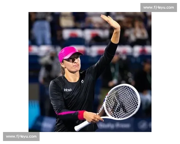 温网首日创 32.3℃历史高温！斯瓦泰克训练汗如雨下