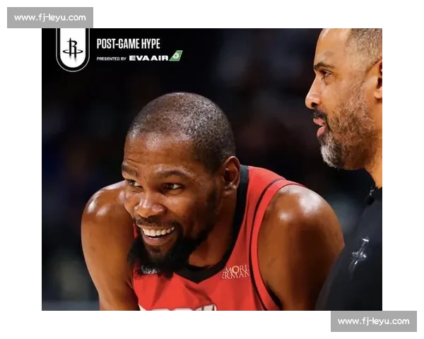 杜兰特与萌娃石头剪子布两连胜，暖心互动萌翻全场