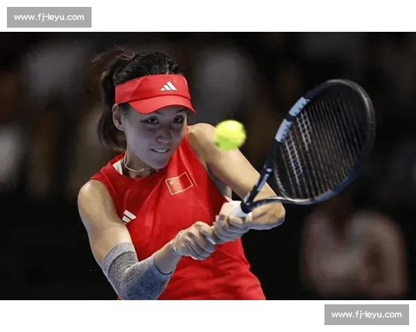 温网激战！王欣瑜强势晋级，下轮 CCTV5 直播，一起为中国金花助威！