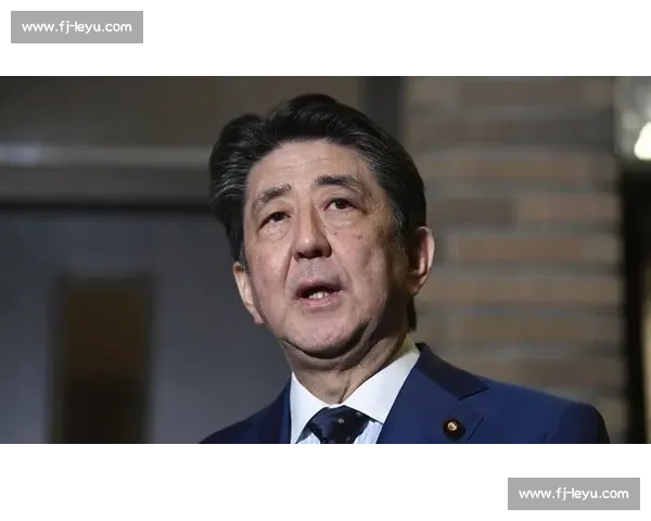 谢周三老板强硬下令:主帅罗尔立即终止休假返岗,否则面临罚款 谢周三老板强硬下令:主帅罗尔立即终止休假返岗,否则面临罚款